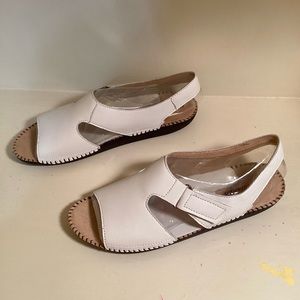 Naturalizer Scout White Leather Sandals Size 9 1/2 New